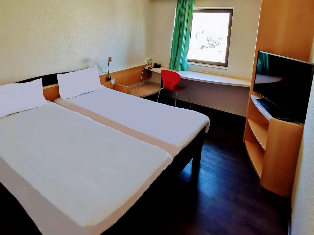 Hotel Ibis Leiria Fatima ภายนอก รูปภาพ