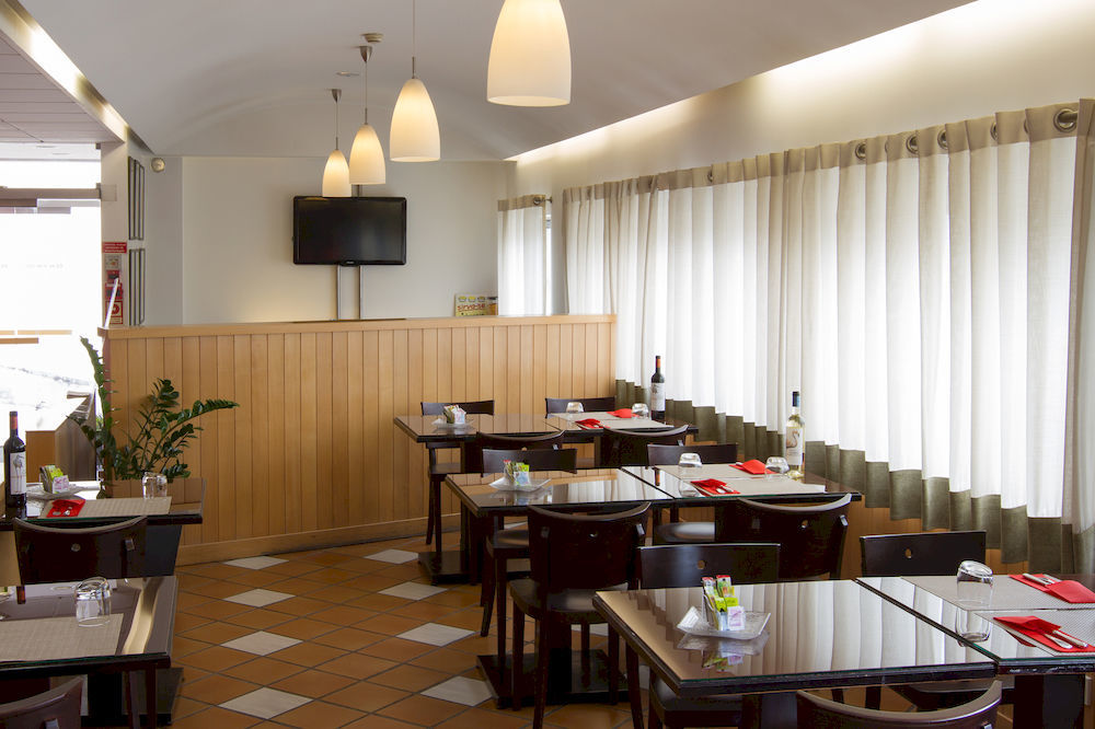 Hotel Ibis Leiria Fatima ภายนอก รูปภาพ